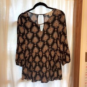 Grace & Lace top size small